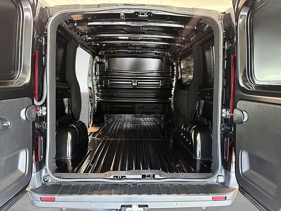 Renault Trafic 10 of 10