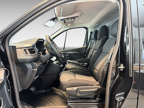 Renault Trafic 6 of 10