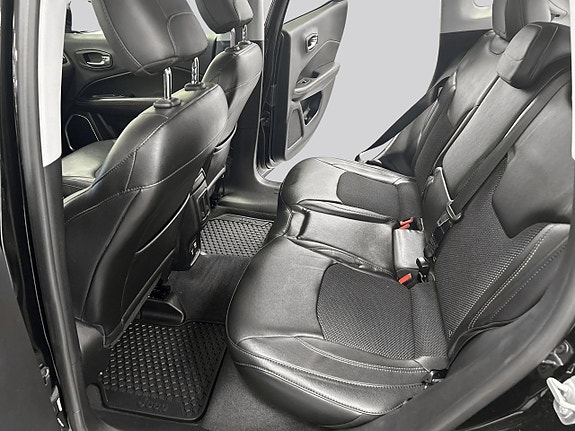 Jeep Compass 9 of 19