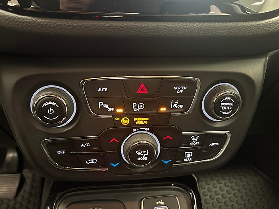Jeep Compass 15 of 19