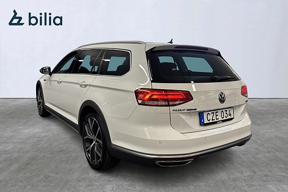 Volkswagen Passat Alltrack 4 of 5