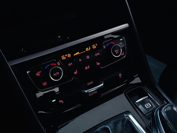 BMW 218i 12 of 21