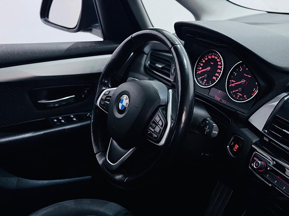 BMW 218i 8 of 21