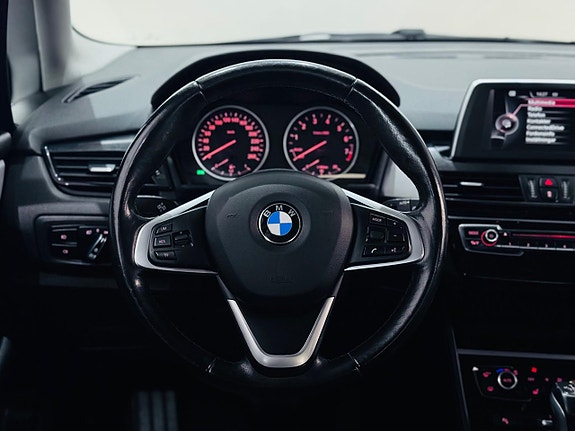 BMW 218i 18 of 21