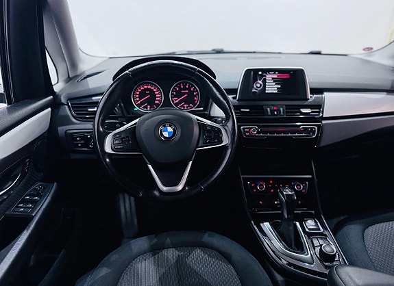BMW 218i 19 of 21