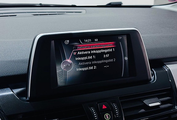 BMW 218i 16 of 21