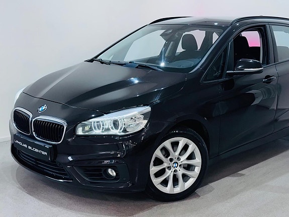 BMW 218i 2 of 5