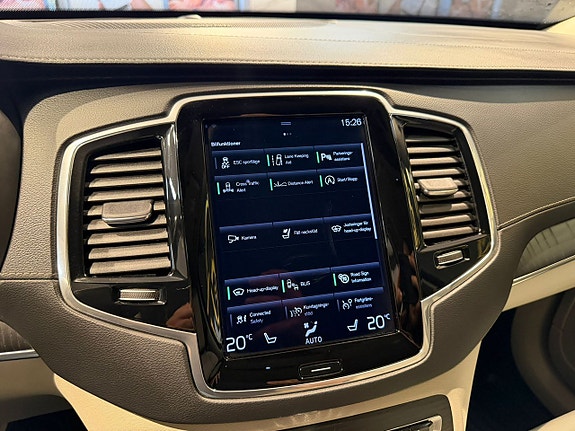 Volvo XC90 15 of 30