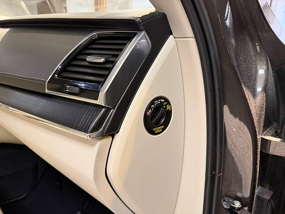 Volvo XC90 27 of 30
