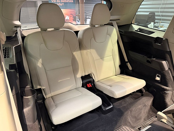 Volvo XC90 21 of 30