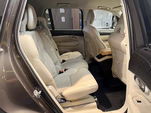 Volvo XC90 22 of 30