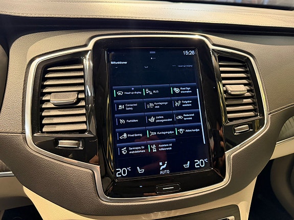 Volvo XC90 16 of 30