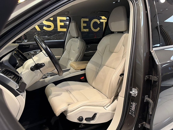 Volvo XC90 19 of 30