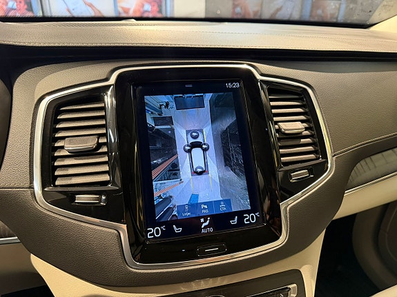 Volvo XC90 14 of 30