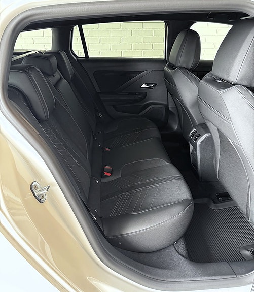 Opel Astra 10 of 14