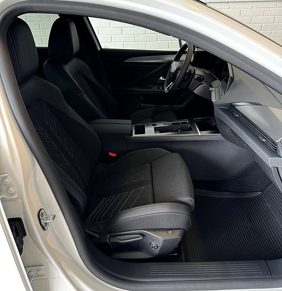 Opel Astra 9 of 14