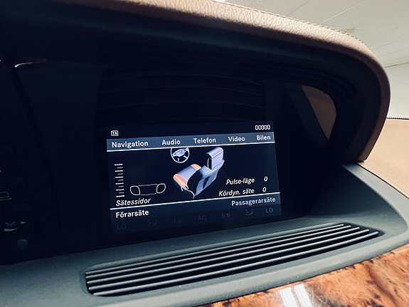 Mercedes-Benz S320 23 of 27