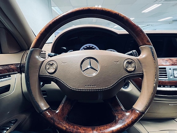 Mercedes-Benz S320 9 of 27