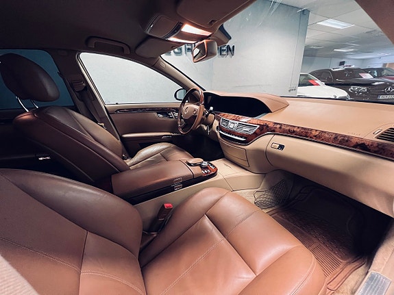 Mercedes-Benz S320 11 of 27