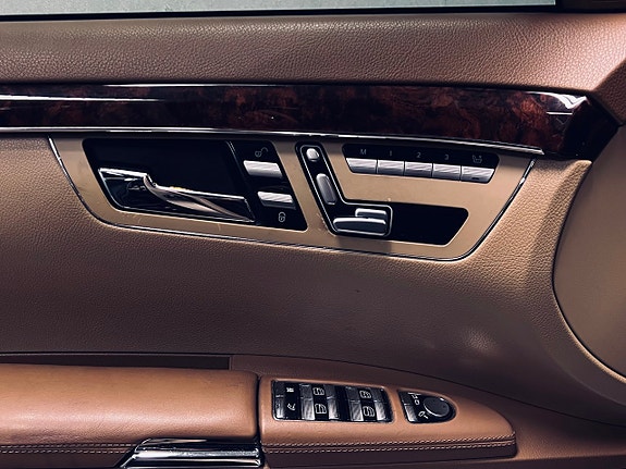 Mercedes-Benz S320 16 of 27