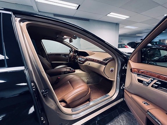 Mercedes-Benz S320 10 of 27
