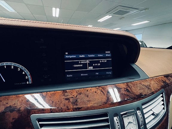 Mercedes-Benz S320 20 of 27