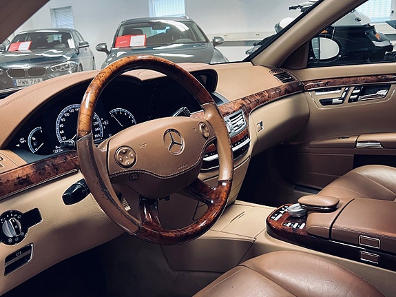 Mercedes-Benz S320 14 of 27
