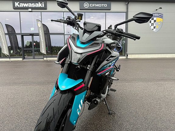 CFMOTO 675NK GP - Köp Online 9 of 17