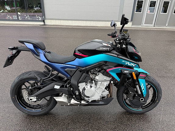 CFMOTO 675NK GP - Köp Online 2 of 17