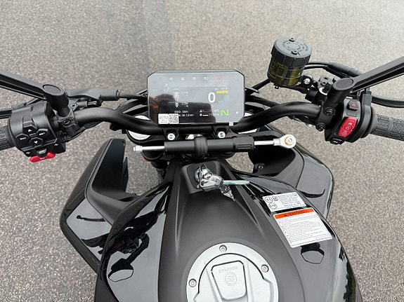 CFMOTO 675NK GP - Köp Online 17 of 17