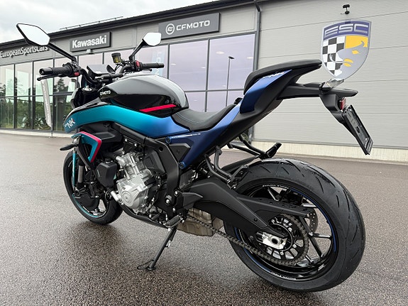 CFMOTO 675NK GP - Köp Online 8 of 17