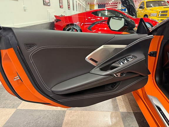 Chevrolet Corvette 24 of 27