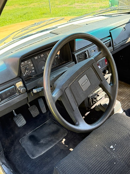 Volvo 244 4 of 5