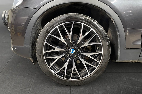 BMW X4 16 of 17