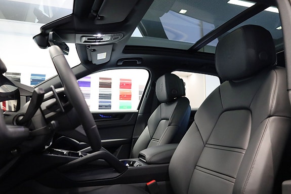 Porsche Cayenne 18 of 29