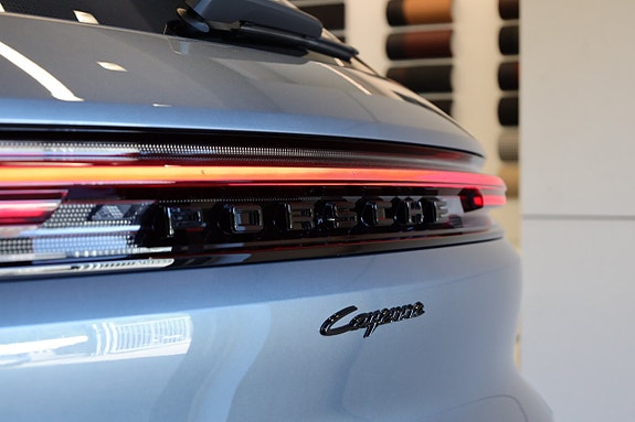 Porsche Cayenne 8 of 29