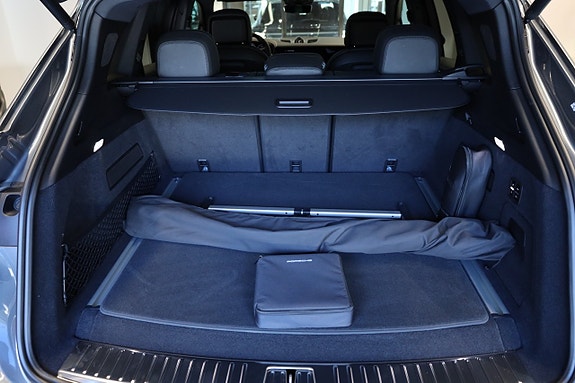 Porsche Cayenne 29 of 29