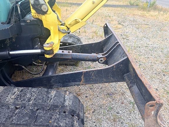 Yanmar Vio 57 8 of 12