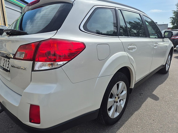 Subaru Outback 10 of 25