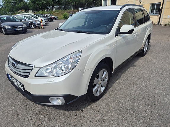 Subaru Outback 3 of 5