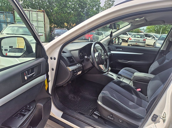 Subaru Outback 13 of 25