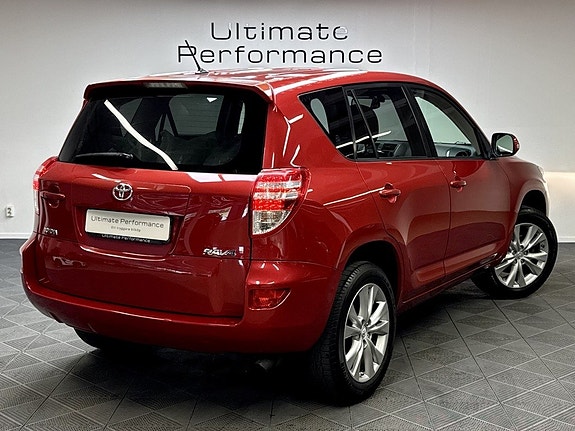 Toyota RAV4 2 of 5