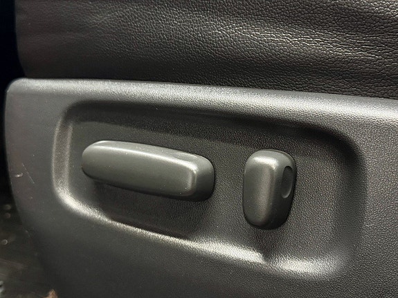 Toyota RAV4 14 of 18