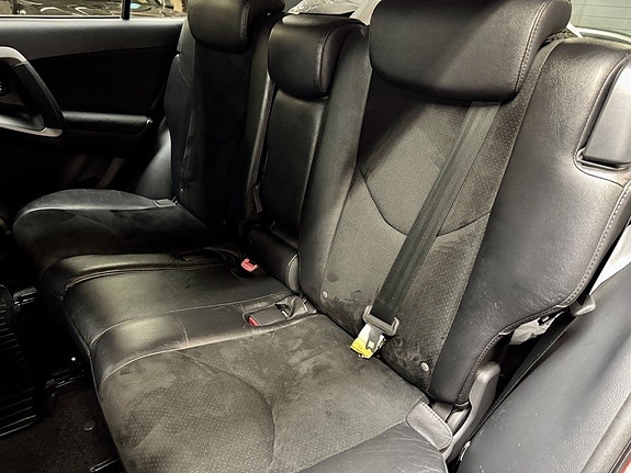 Toyota RAV4 15 of 18