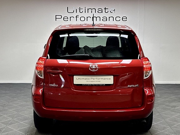 Toyota RAV4 7 of 18
