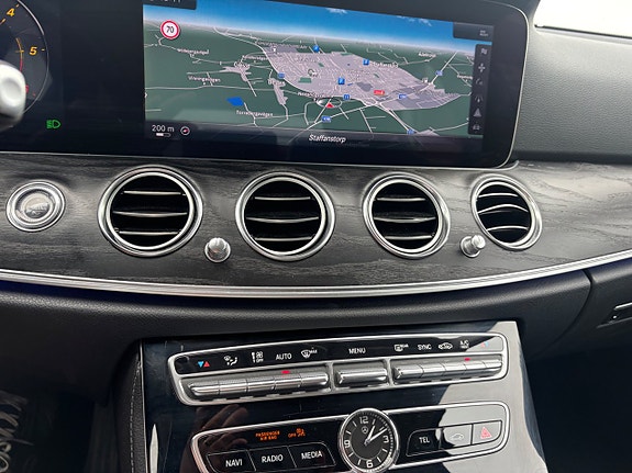 Mercedes-Benz E220 d 4 of 5