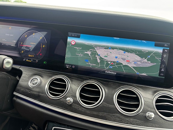 Mercedes-Benz E220 d 2 of 5