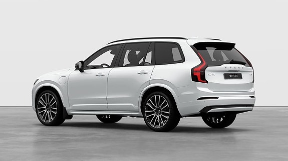 Volvo XC90 8 of 30