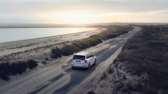 Volvo XC90 11 of 30