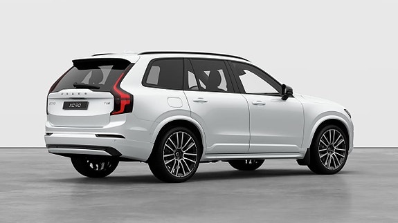 Volvo XC90 9 of 30